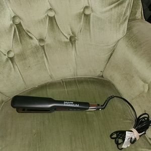 Babyliss Pro Titanium Hair Straightener